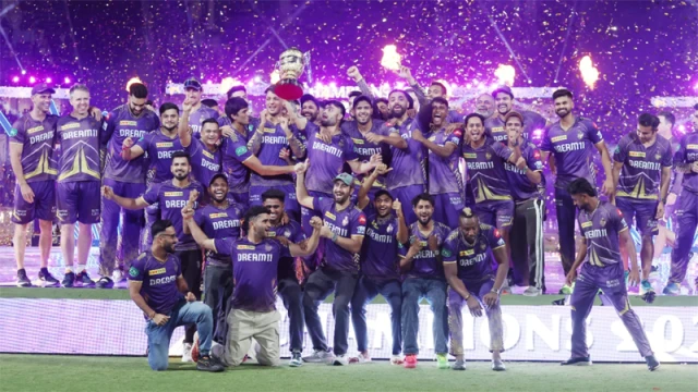 হায়দরাবাদকে বিধ্বস্ত করে আইপিএল চ্যাম্পিয়ন কলকাতা